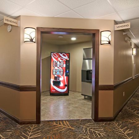 The Watford Hotel Watford City Kültér fotó